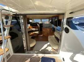 Яхта Azimut 52